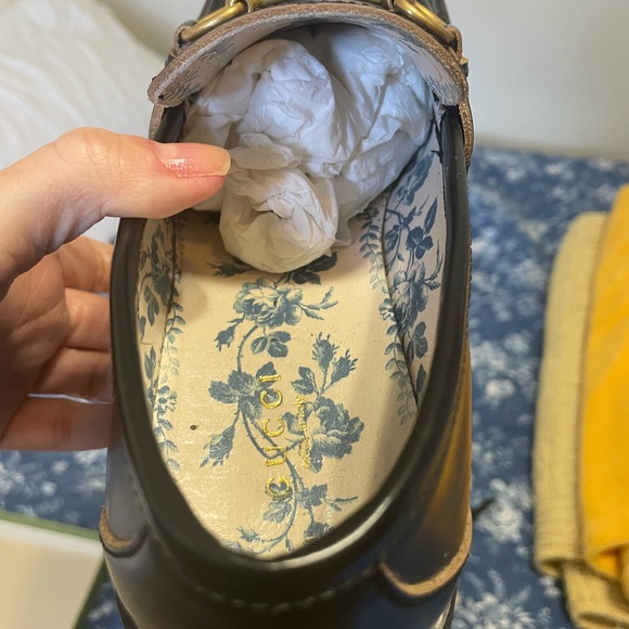 Authentic GUCCI Women's Lug Sole Horsebit Loafers Black Leather Gold hardware - Picture 13 of 14